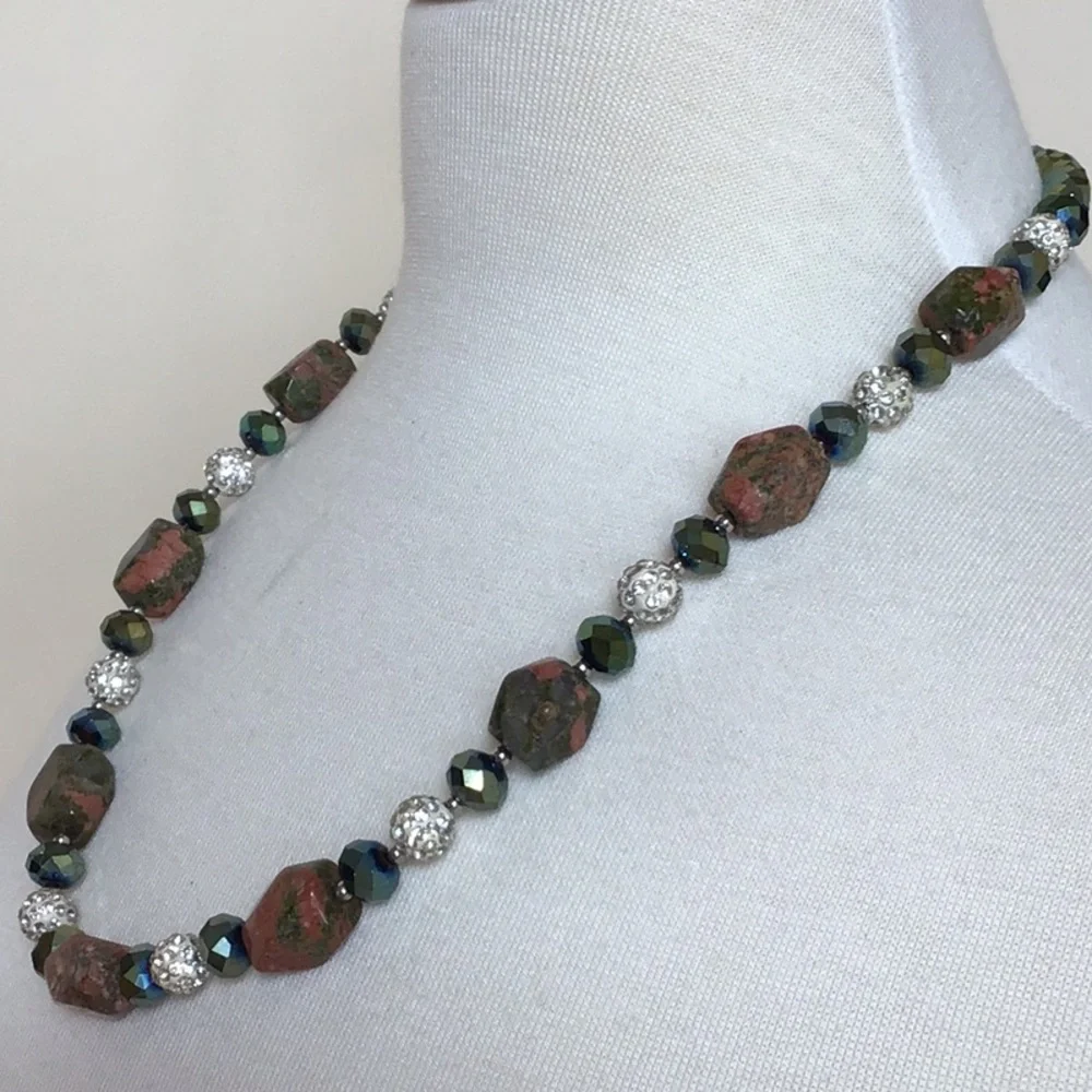 NECKLACE - Picture 7 of 8